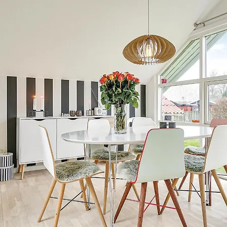 2 Bedroom Stunning In Karrebaeksminde