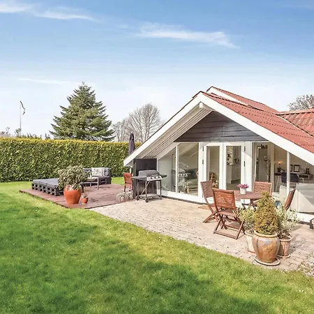 2 Bedroom Stunning In Holiday home Karrebaeksminde