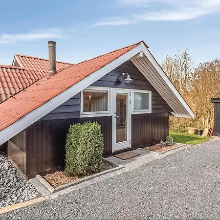 펜션 Cozy Home In Karrebaeksminde With Wifi *