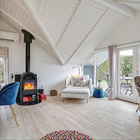 펜션 Cozy Home In Karrebaeksminde With Wifi